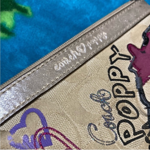 🦋 COACH Poppy Butterfly Wristlet - Cream & Metallic Satin Trim | RARE - Picture 4 of 11